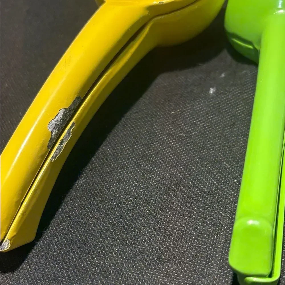 Handheld Citrus Juicer Press - Yellow & Green